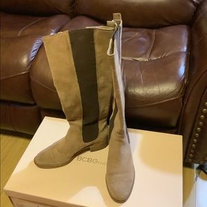 Women’s boots - Size 6